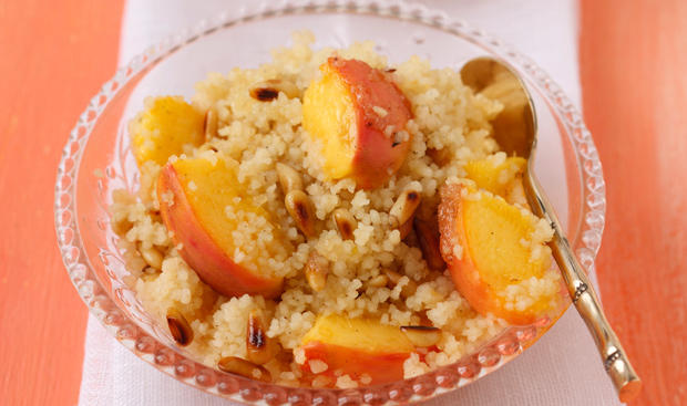 Bild: GUSTO / Schrems Theresa Gebratener Couscous mit Pfirsich