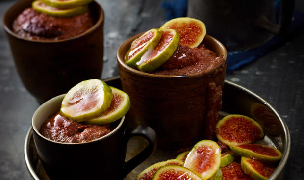 Bild: GUSTO / Brasch Dieter Schoko-Grießpudding mit Honigfeigen