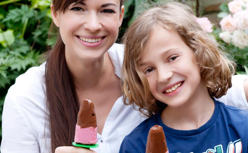 Bild: GUSTO / Ulrike Köb Kinderküche: Eis am Stiel