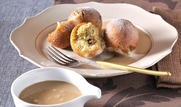 Kapuzinerknödel mit Kaffeesauce