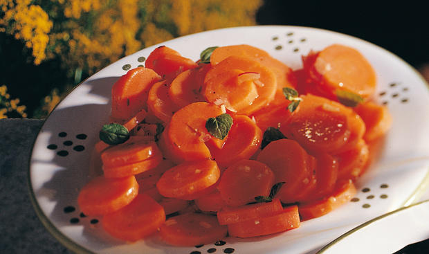 Bild: GUSTO / Liewehr Stefan Andalusischer Karottensalat