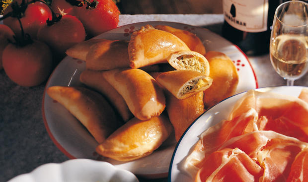 Bild: GUSTO / Liewehr Stefan Empanadas mit Fleischfülle