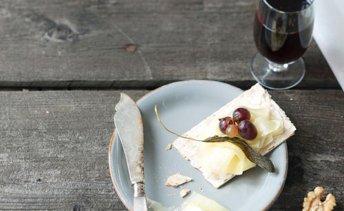 Bild: GUSTO / Theresa Schrems Käse und Wein