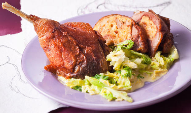 Bild: GUSTO / Brasch Dieter Ganslkeule mit Brioche-Maronifülle