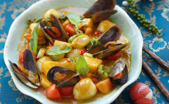 Bild: GUSTO / Theresa Schrems Gelbes Muschelcurry