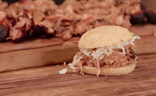 Bild: G+J Digital Products Pulled Pork aus dem Smoker