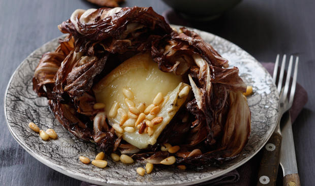 Bild: GUSTO / Schrems Theresa Gebackener Radicchio mit Käsefülle