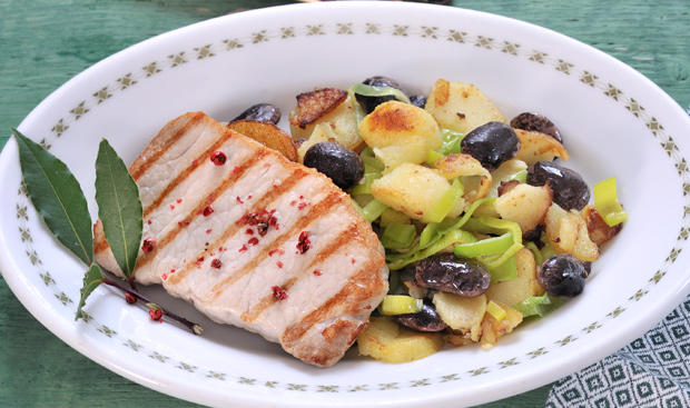 Bild: GUSTO / Koeb Ulrike Schweinssteak mit Käferbohnen