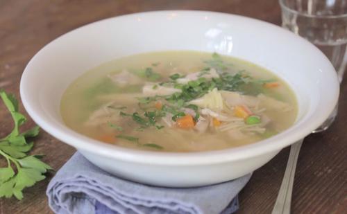 Bild: G+J Digital Products Hühnersuppe