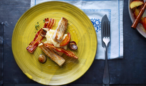 Zander mit Erdäpfel-Apfelpüree und Speck-Chips