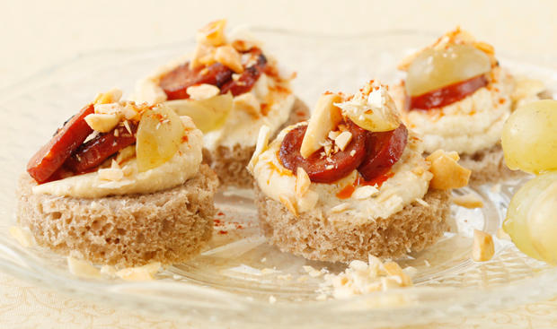 Bild: GUSTO / Schrems Theresa Hummus-Chorizo-Canapes