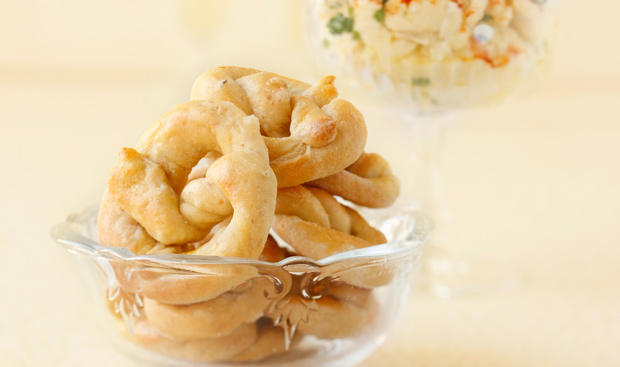 Bild: GUSTO / Schrems Theresa Brezeln mit Camembert-Dip