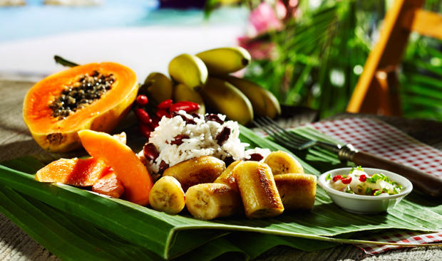 Rice and Peas mit Bananen und Papaya