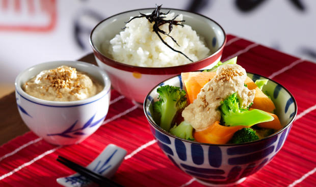 Brokkoli und Karotten mit Sesam-Tofu-Marinade