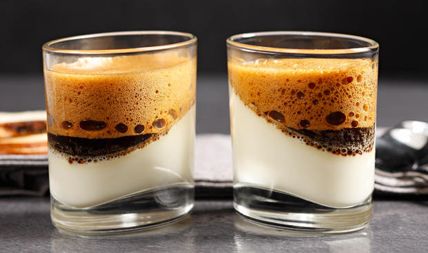 Bild: GUSTO / Eisenhut & Mayer Kaffeemousse mit Kaffeeschaum