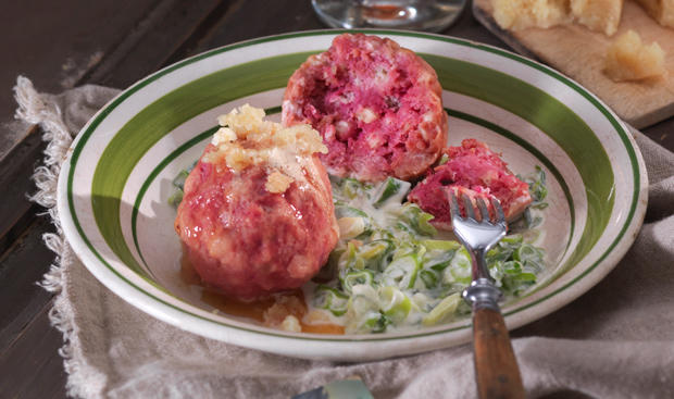 Rote-Rüben-Knödel mit Graukäse