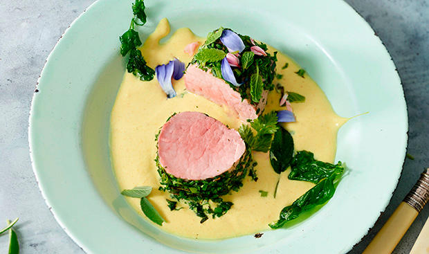 Bild: GUSTO / Dieter Brasch Schweinsfilet im Kräutermantel