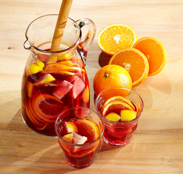 Sangria Mit Orangen Pfirsichen Und Ananas - Rezepte Suchen