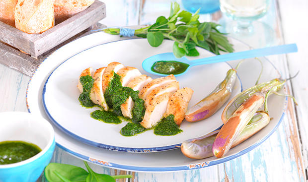 Bild: GUSTO / Ulrike Köb Hühnerfilet mit Sauce verte