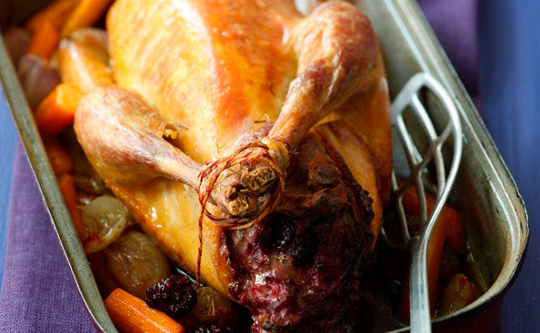 Perlhuhn mit Brombeerfülle • Rezept • GUSTO.AT