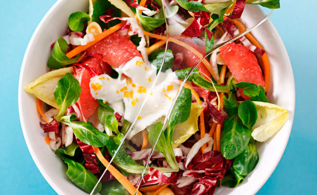 Grapefruit-Salat mit Zitronen-Rahm-Dressing