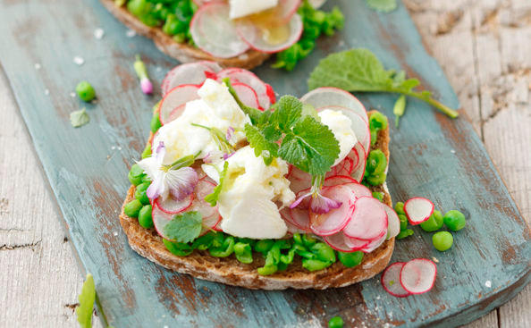 Radieschen-Erbsen-Tartin mit Mozzarella