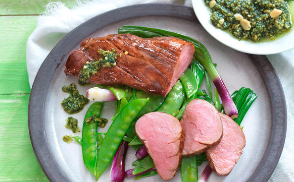 Schweinsfilet mit rotem Basilikumpesto