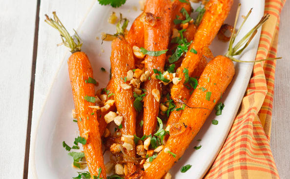 Geschmorte Karotten mit Cashews