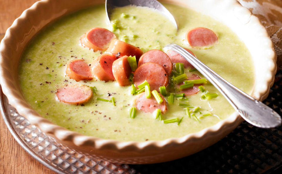 Erbsensuppe mit Wurst • Rezept • GUSTO.AT