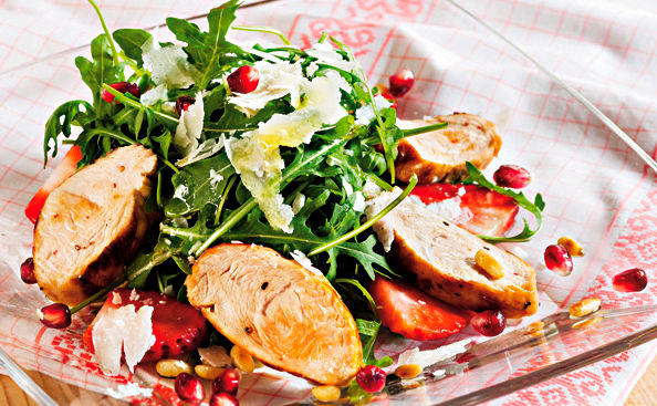 Putenstreifen mit Salat • Rezept • GUSTO.AT