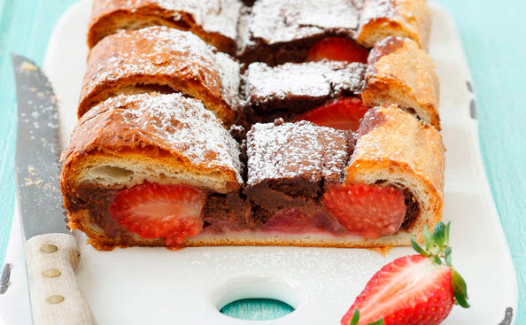 Erdbeerstrudel mit Marzipan