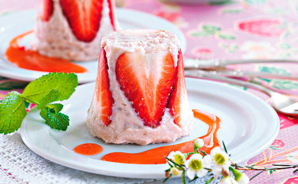 Milchreis-Törtchen mit Erdbeerragout