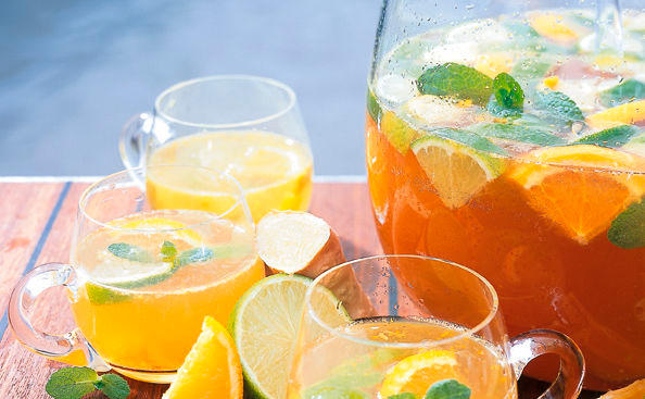 Caipirinha-Orangen-Bowle • Rezept • GUSTO.AT