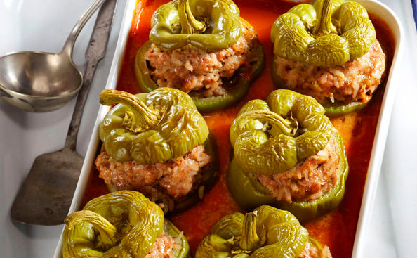 Gefüllte Paprika • Rezept • GUSTO.AT