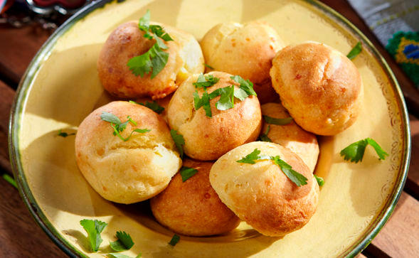 Pão de Queijo: Brasilianische Käsebällchen