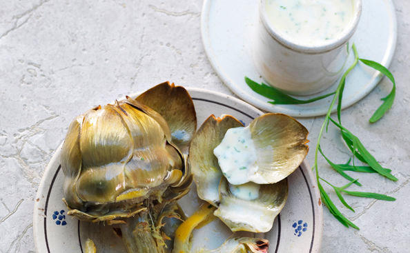 Artischocken mit Estragon-Mayonnaise • Rezept • GUSTO.AT