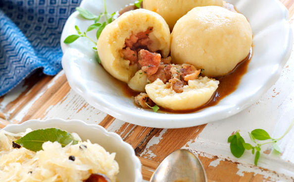 Grammelknödel mit Sauerkraut