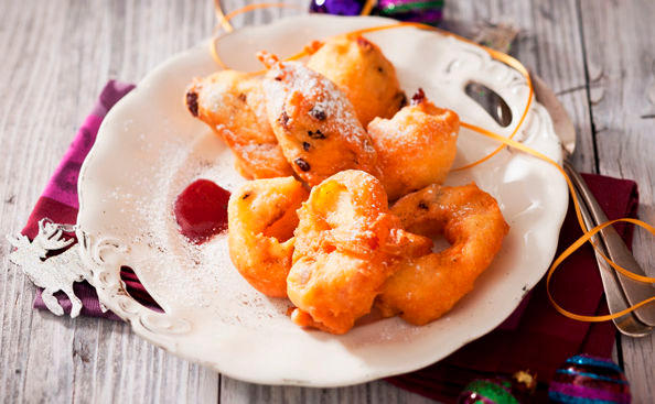 Oliebollen und Apelflappen