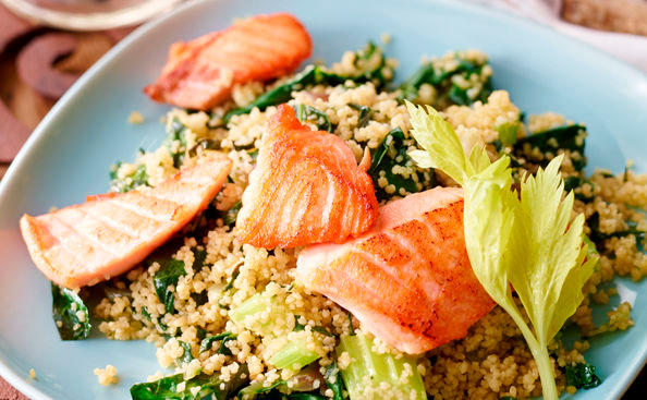 Mangold-Couscous mit Lachs