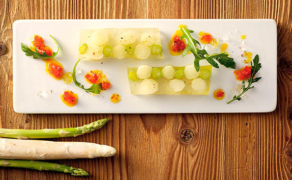 Spargelsulz mit Safran-Vinaigrette