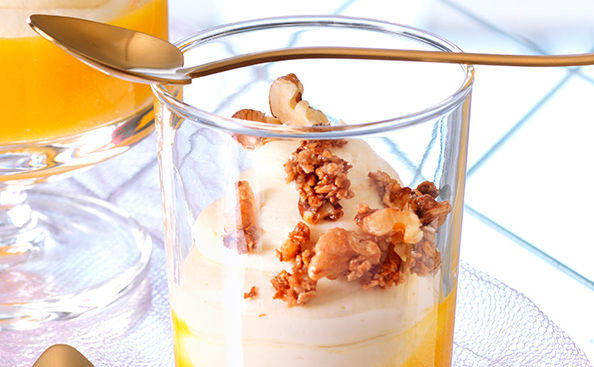 Mascarpone-Mousse mit Crumble