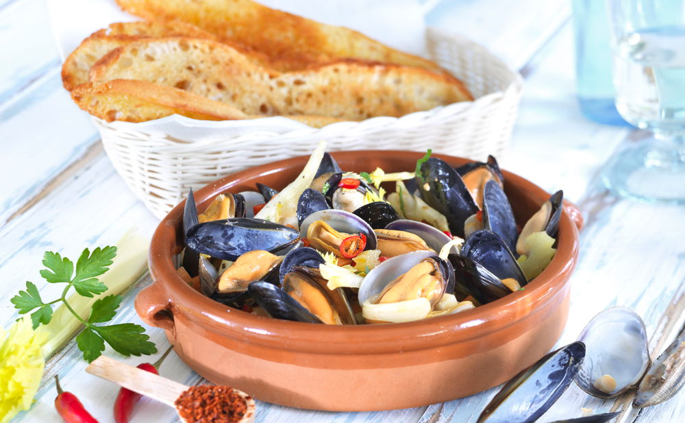 Muscheln im Sherry-Sud • Rezept • GUSTO.AT
