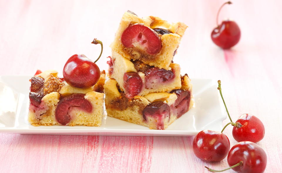 Kirschenkuchen mit Karamell • Rezept • GUSTO.AT
