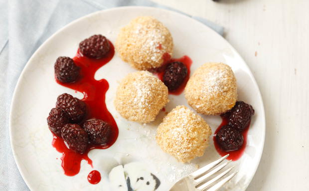 Ricottaknödel mit Brombeeren