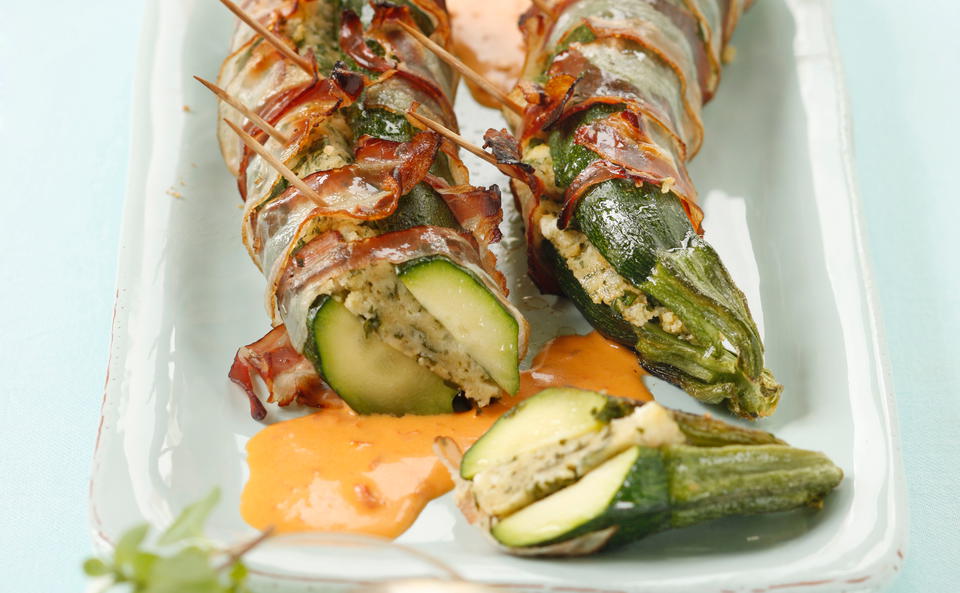 Gefüllte Zucchini mit Speck und Feta