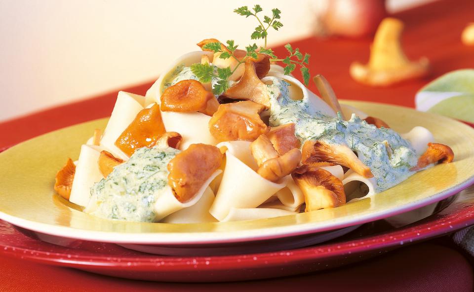 Tagliatelle mit Eierschwammerl-Sauce