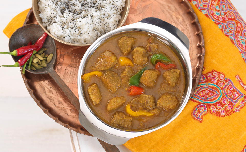 Indisches Vindaloo-Curry mit Mohnreis