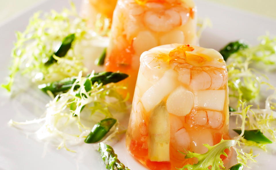 Spargelsulz mit Shrimps und Spargelsalat