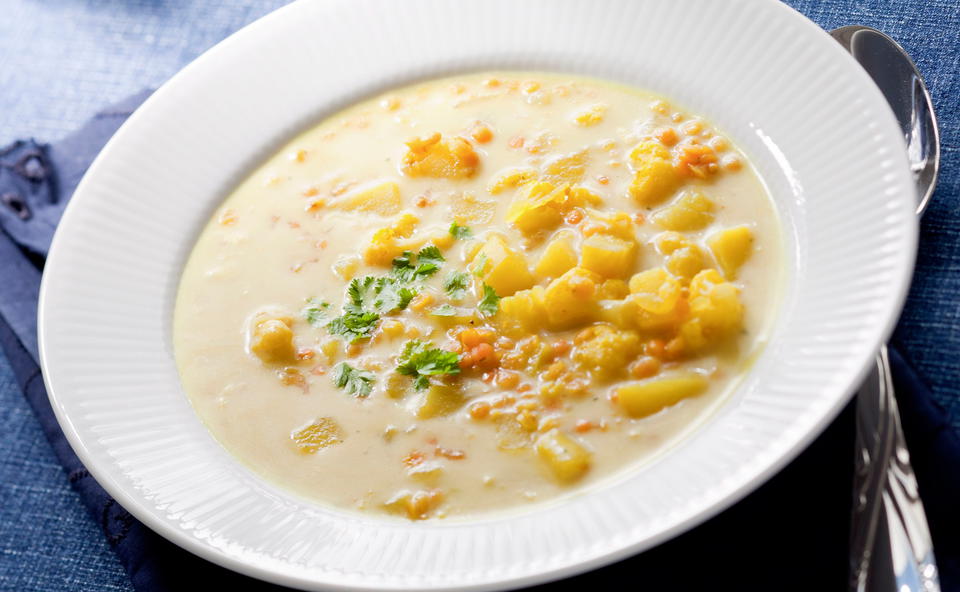 Erdäpfel-Karfiolsuppe mit Linsen