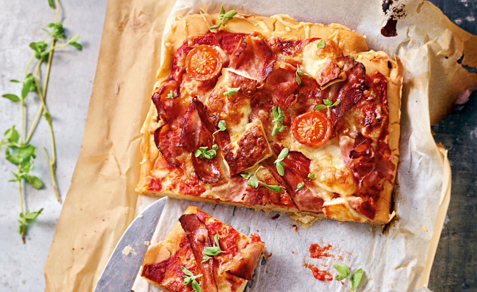 Glutenfreie Pizza mit Speck